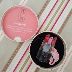 Erstwilder Brooch 💋💋LIP SERVICE pinup perfect